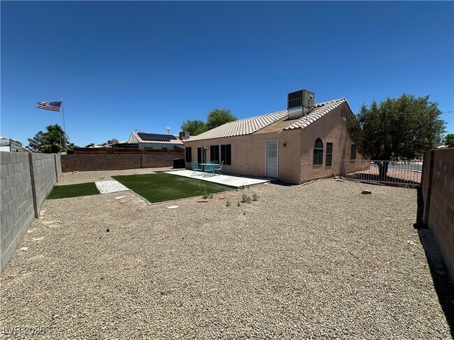 1616 Watercreek Dr