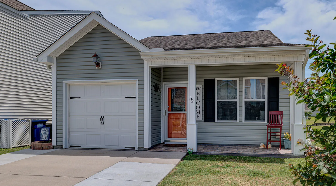 52 Thornbury Dr in Rocky Point, NC - Building Photo