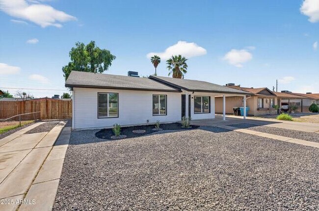 5039 W Vernon Ave in Phoenix, AZ - Building Photo - Building Photo