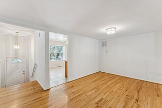3116 Valentino Ct in Oakton, VA - Building Photo - Building Photo