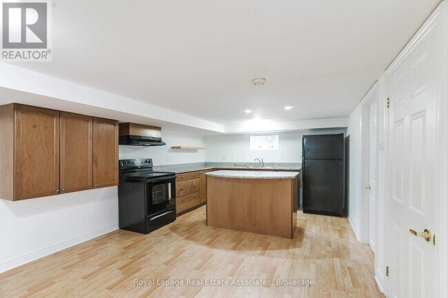 265 Reiner Rd in Toronto, ON - Building Photo - Building Photo