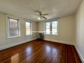 15 Barrows St, Unit 3 in Boston, MA - Foto de edificio - Building Photo