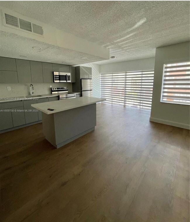 9331 SW 4th St in Miami, FL - Building Photo - Building Photo