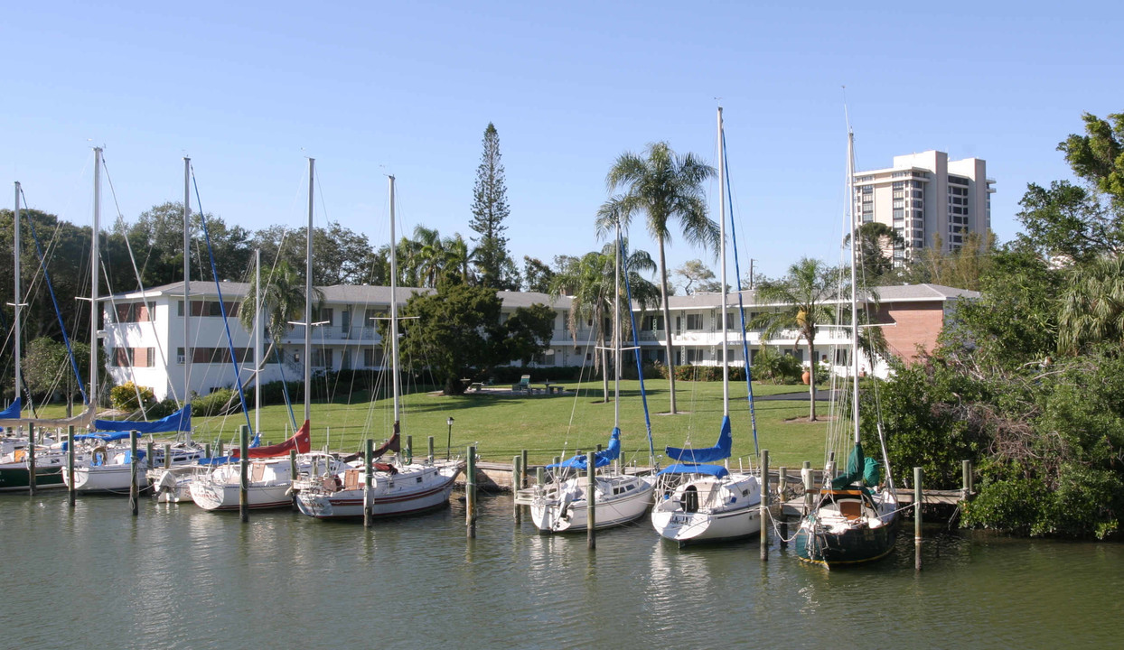 The Hudson Manor in Sarasota, FL - Foto de edificio