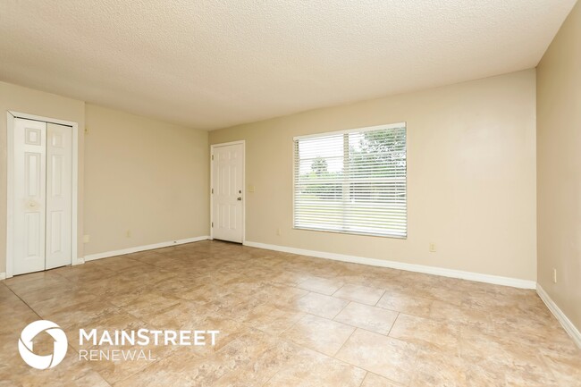 441 S Sparkman Ave in Orange City, FL - Foto de edificio - Building Photo