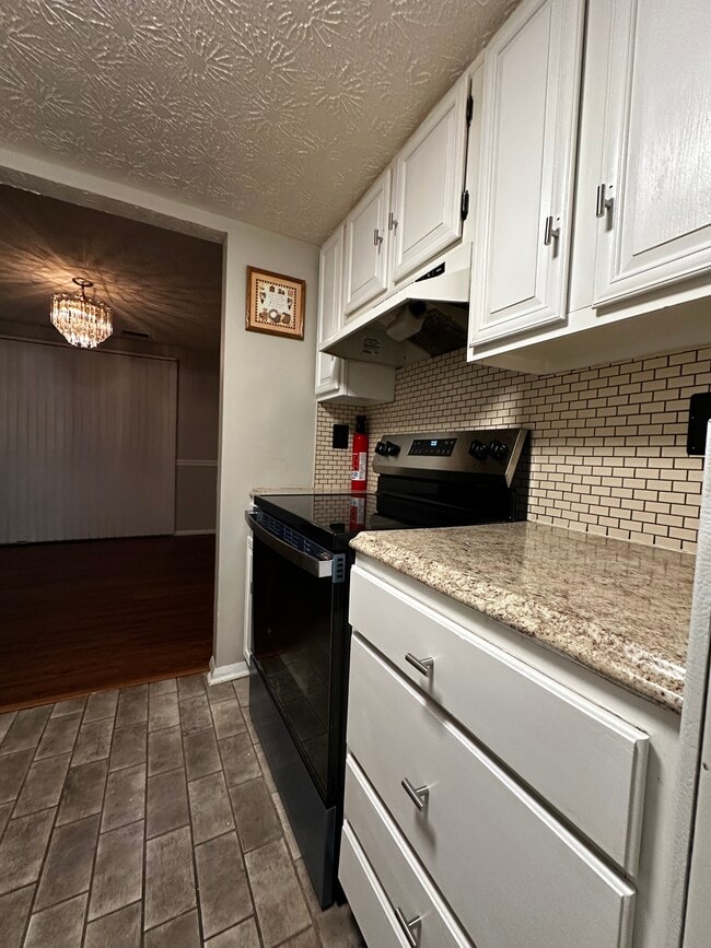 14505 Farmcrest Pl in Silver Spring, MD - Building Photo - Building Photo