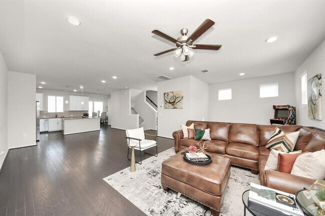 property at 3402 Avondale Vw Dr