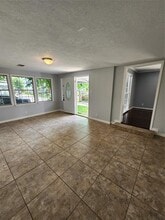 7617 Elm St in Houston, TX - Building Photo - Building Photo