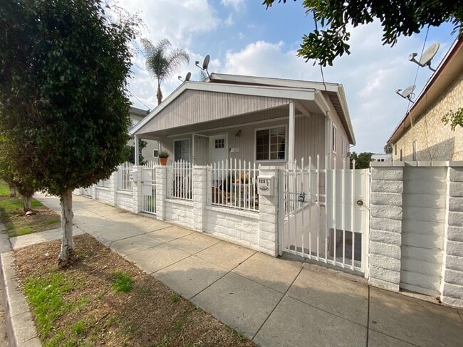 125 N Westlake Ave in Los Angeles, CA - Building Photo - Building Photo