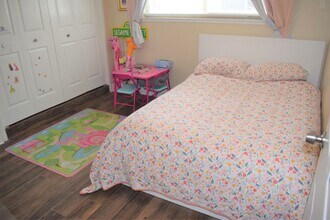 1160 Silver Lake Dr in Sacramento, CA - Building Photo - Building Photo