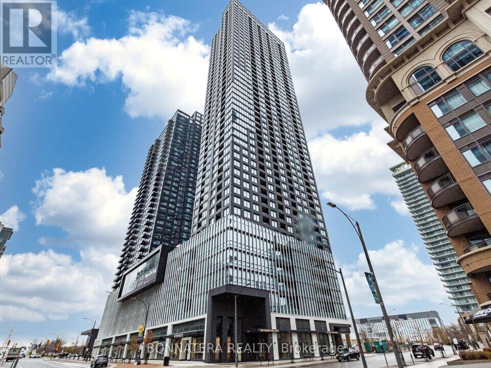 395 Square One Dr in Mississauga, ON - Building Photo