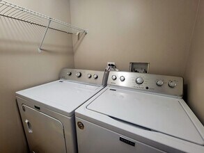 3515 W Armitage Ave, Unit 4 in Chicago, IL - Building Photo - Building Photo