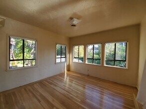 5271 Broadway Terrace in Oakland, CA - Building Photo - Building Photo