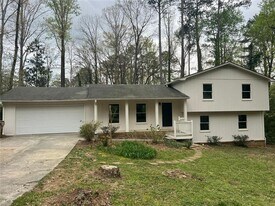 5360 Tall Oak Dr in Marietta, GA - Building Photo