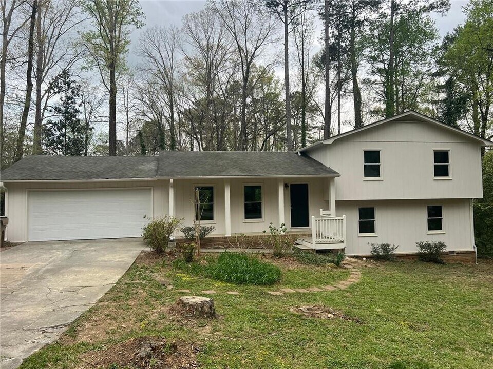 5360 Tall Oak Dr in Marietta, GA - Building Photo