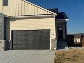5375 N Pinecrest Ct in Bel Aire, KS - Building Photo