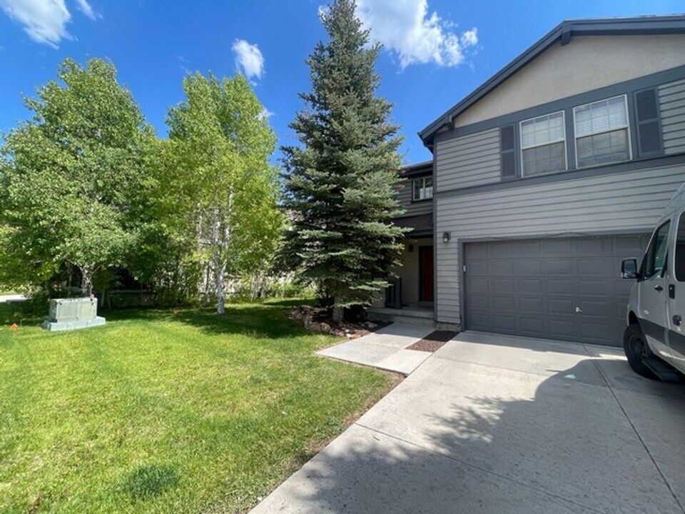 5828 Sagebrook Dr in Park City, UT - Building Photo