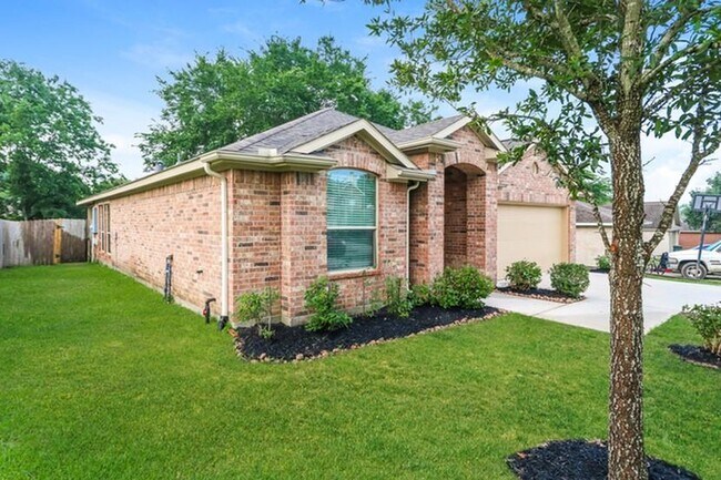 318 Lake View Dr in Montgomery, TX - Building Photo - Building Photo