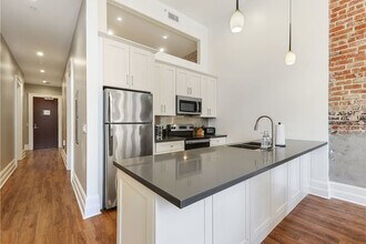 822 Perdido St in New Orleans, LA - Building Photo - Building Photo