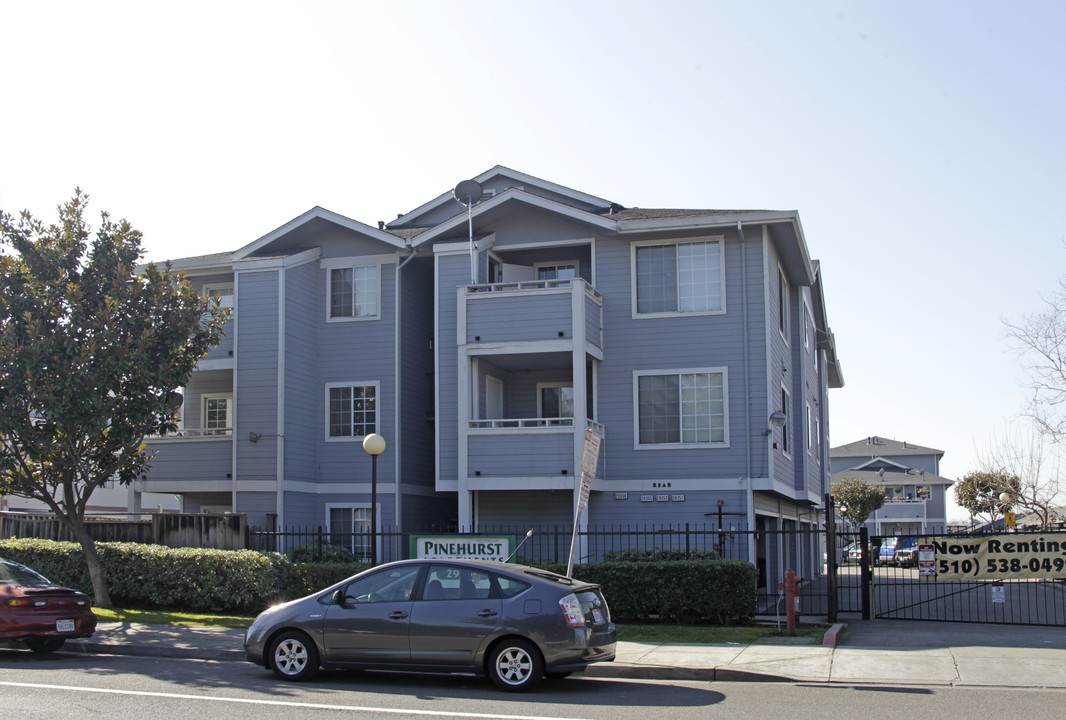 Pinehurst Apartments in Hayward, CA - Building Photo