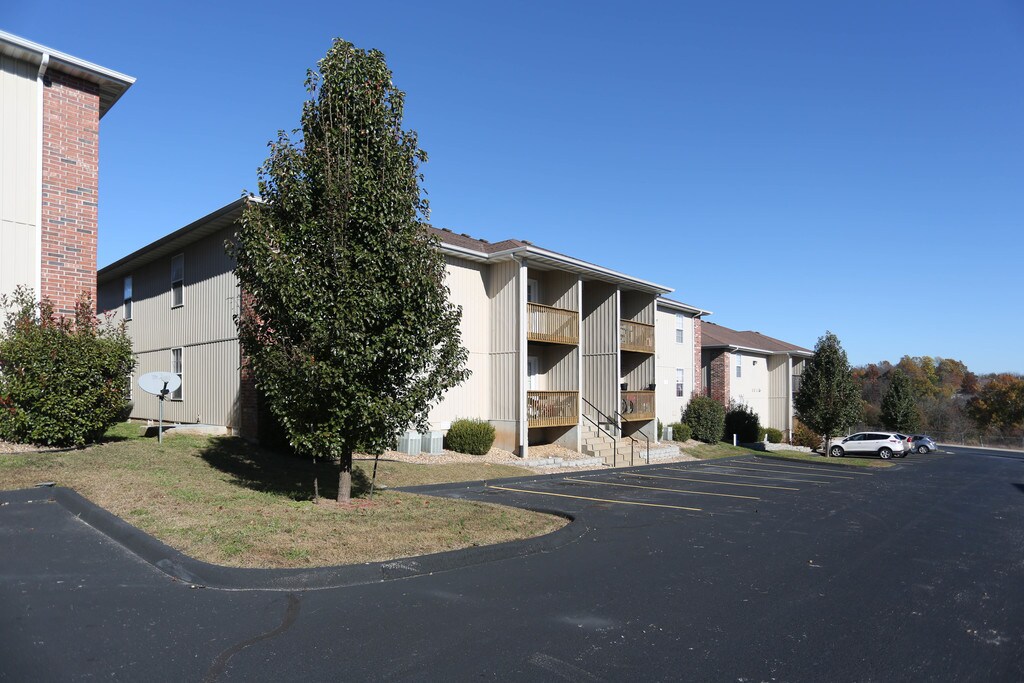 South Valley Apartments in Springfield, MO