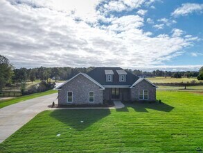 168 Camden Way in Hawkinsville, GA - Building Photo - Building Photo