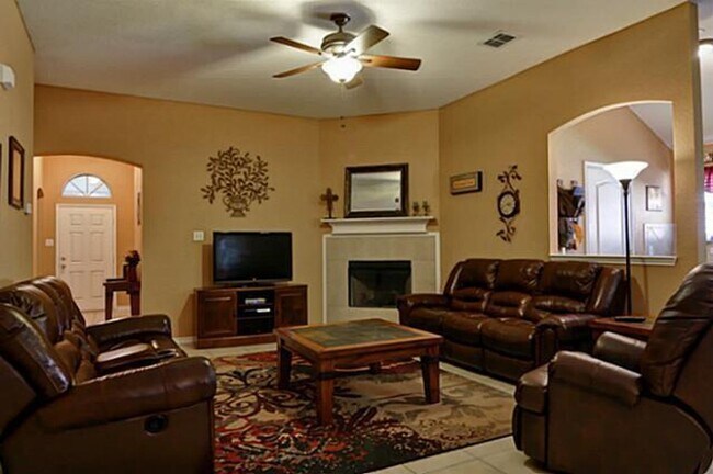 3729 Fiscal Ct in Fort Worth, TX - Building Photo - Building Photo