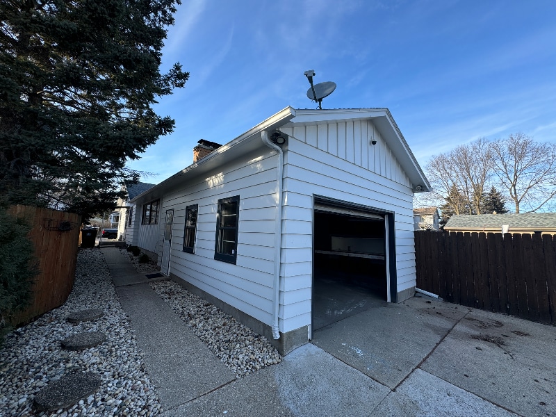 1035 10th St in Beloit, WI - Building Photo