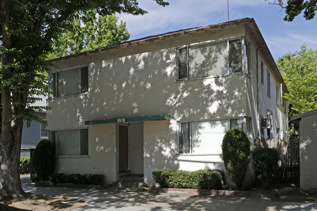 1314 24th St in Sacramento, CA - Building Photo