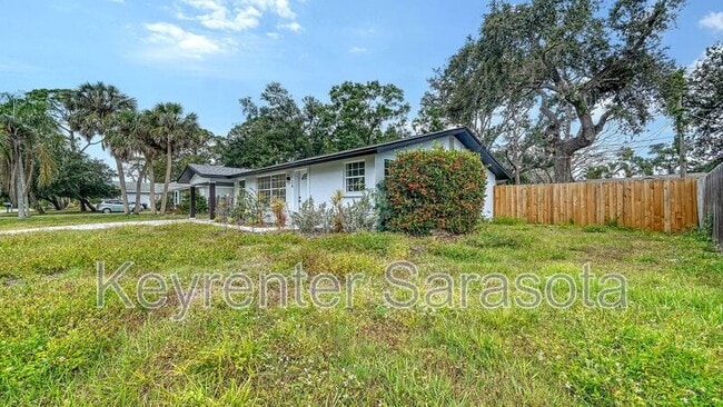 124 Tulane Rd in Venice, FL - Building Photo - Building Photo
