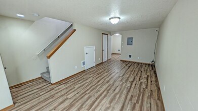 2825 Pacific Ave in Forest Grove, OR - Building Photo - Building Photo