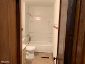 109 8th St in Belpre, OH - Building Photo - Building Photo