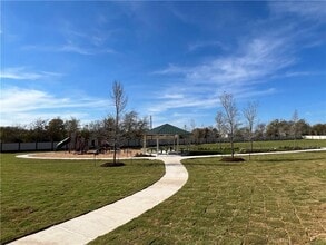 364 Cres Park Dr in Jarrell, TX - Building Photo - Building Photo