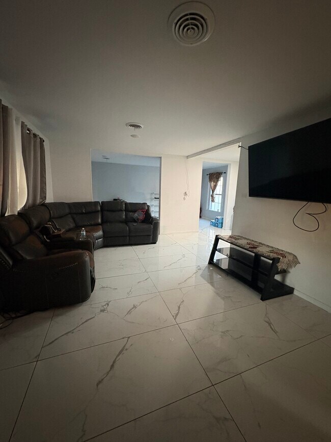 property at 3225 Schieffer Ave