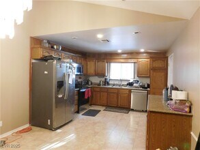 1001 Shadow Mountain Pl in Las Vegas, NV - Building Photo - Building Photo