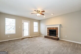 9199 Fairway Ct in Riverdale, GA - Building Photo - Building Photo