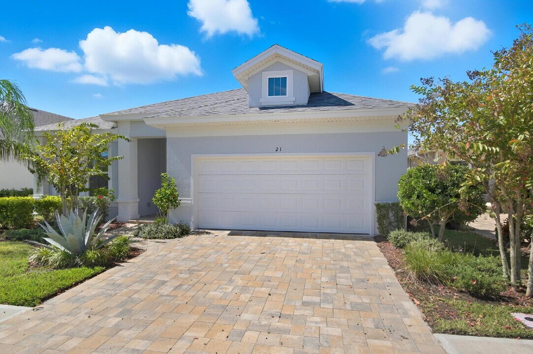 21 Spring St in Palm Coast, FL - Building Photo