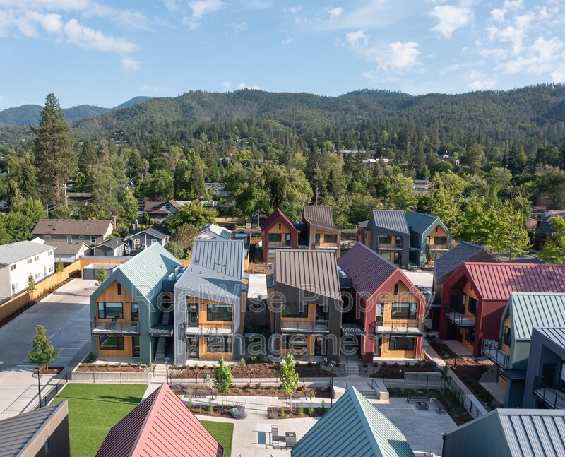 188 Garfield St in Ashland, OR - Building Photo