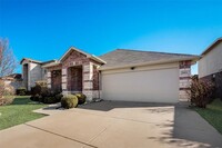 16812 Pinery Way in Justin, TX - Foto de edificio - Building Photo