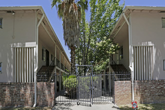 Parkside Apartments in Sacramento, CA - Foto de edificio - Building Photo