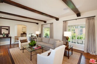 1285 Sunset Plaza Dr in Los Angeles, CA - Building Photo - Building Photo