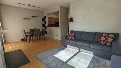 701 Galer St, Unit 301 in Seattle, WA - Foto de edificio - Building Photo