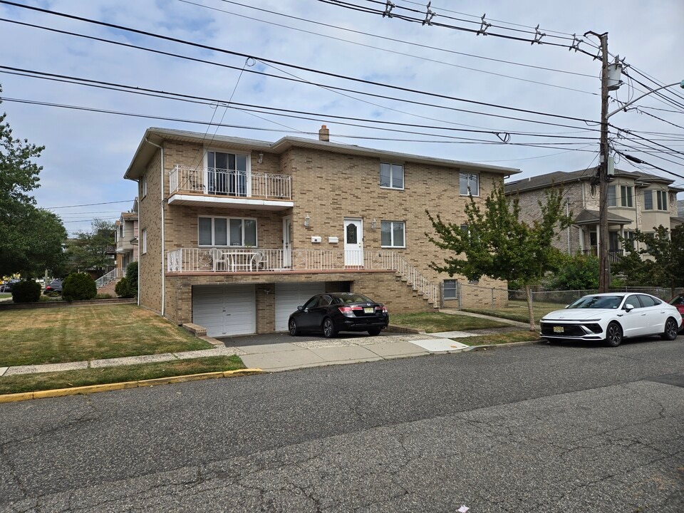 401 2nd St in Palisades Park, NJ - Foto de edificio