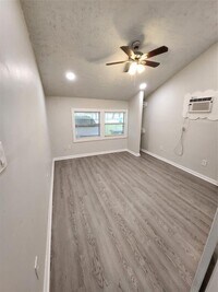 7919 Scanlock St photo'