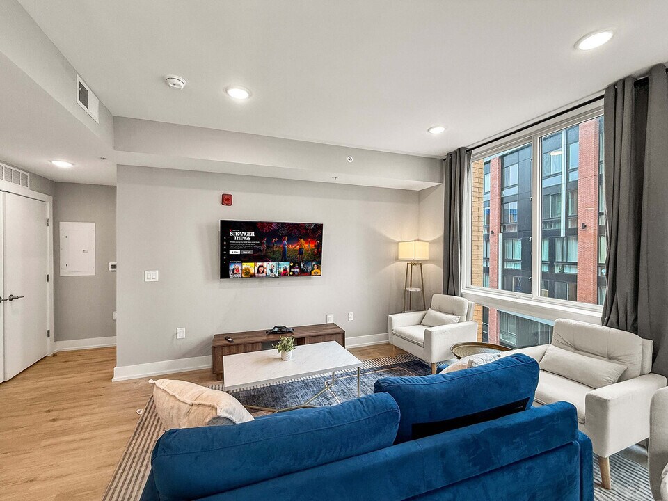 626 N Delaware Ave in Philadelphia, PA - Building Photo