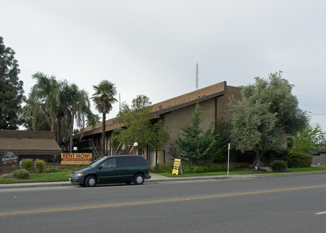 Colonia Del Sol Apartments in Fresno, CA - Building Photo - Building Photo