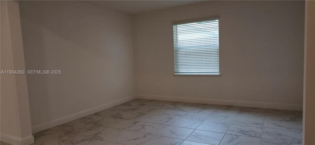 4650 SW Quezon St in Port St. Lucie, FL - Building Photo - Building Photo