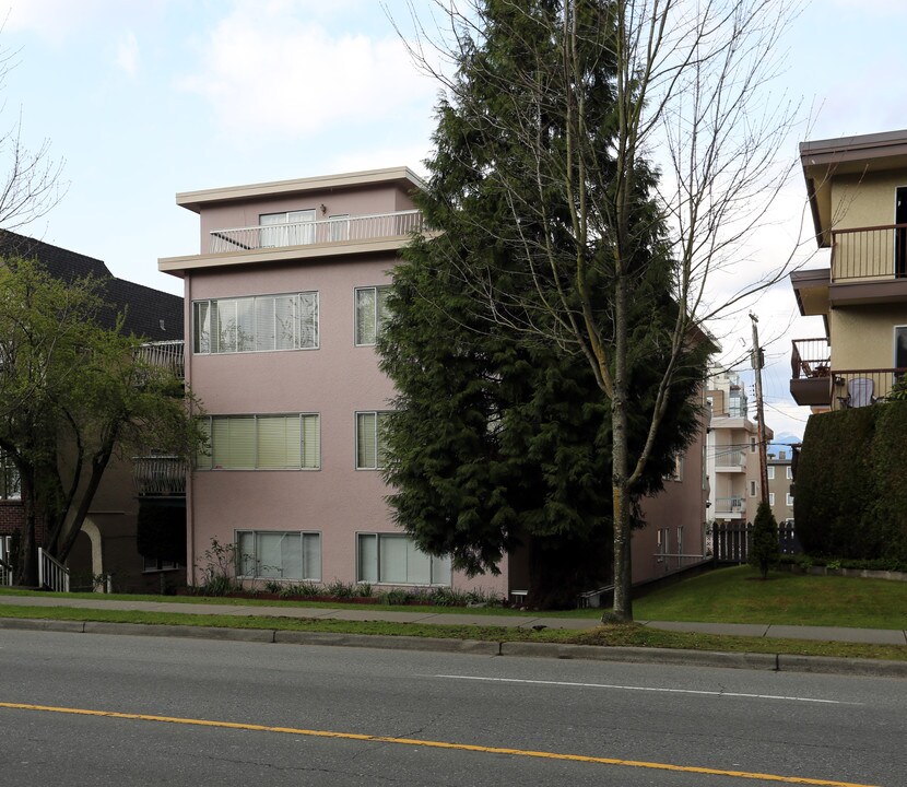 1245 W 12th Ave in Vancouver, BC - Building Photo