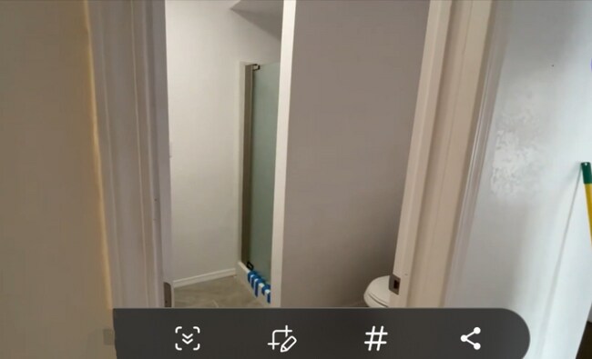 4009 Brighton Ave in Los Angeles, CA - Foto de edificio - Building Photo