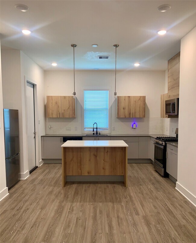 property at 10209 Las Nubes Ave